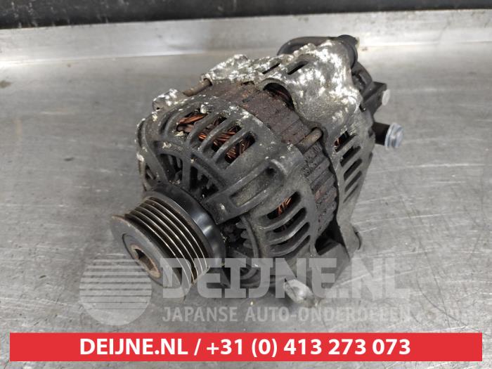 Dynamo van een Hyundai Santa Fe II (CM) 2.2 CRDi 16V 4x2 2008