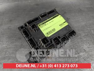 Isuzu D-MAX Sicherungskasten O612025 foto 2