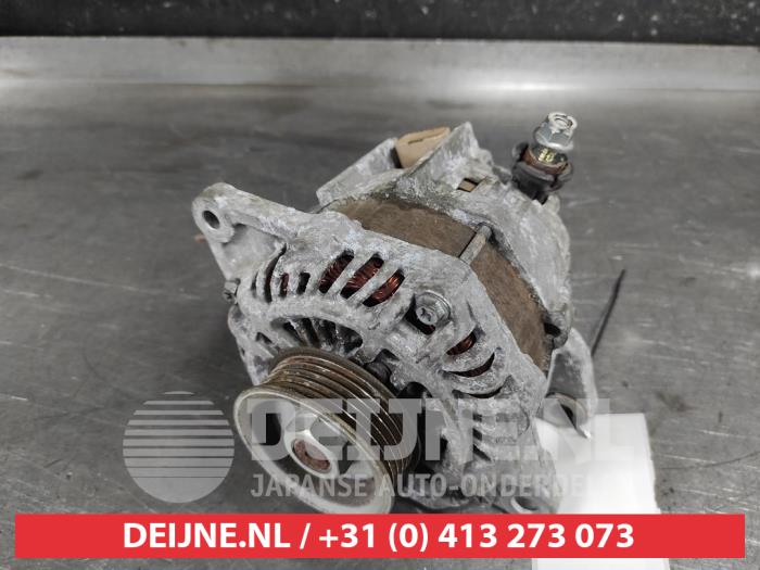 Gebruikte Dynamo Mitsubishi Colt (Z2/Z3) 1.3 16V Prijs € 40,00 Margeregeling aangeboden door V.Deijne Jap.Auto-onderdelen BV