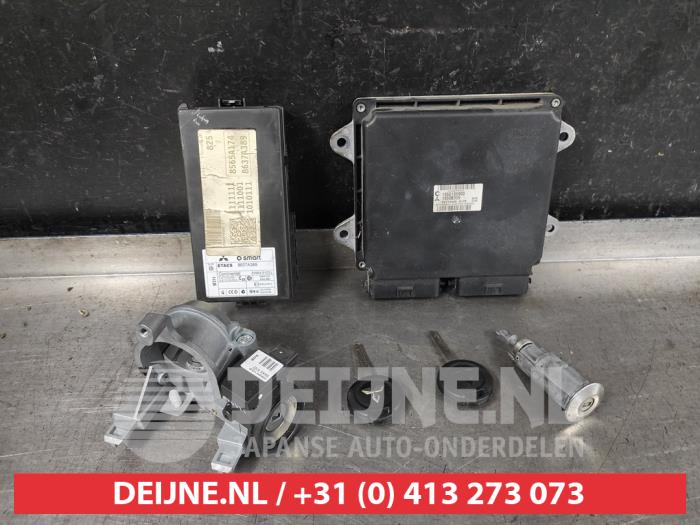 Mitsubishi Colt Kontaktslot+Sleutel O612329