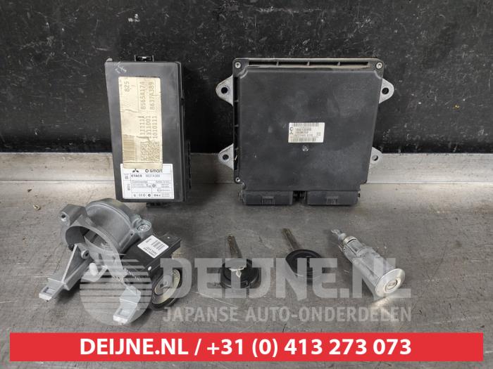Mitsubishi Colt Set of cylinder locks (complete) O612330