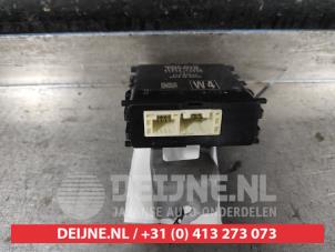 Gebruikte Ruitenwisser Module Toyota RAV4 (A5) 2.5 Hybrid 16V AWD Prijs op aanvraag aangeboden door V.Deijne Jap.Auto-onderdelen BV