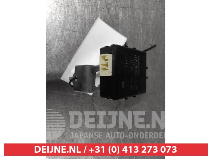Toyota Rav-4 Central door locking module O612621
