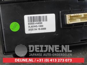 Hyundai Kona PDC Schalter O612847 foto 3