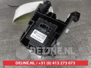 Hyundai Kona Handbremse Schalter O612867 foto 2