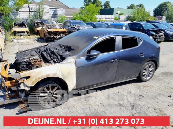 Mazda 3 Portier 4Deurs links-achter O613276