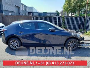 Gebruikte Driehoeks Ruit rechts-achter Mazda 3 Sport (BP) 2.0 SkyActiv-X M Hybrid 16V Prijs € 50,00 Margeregeling aangeboden door V.Deijne Jap.Auto-onderdelen BV