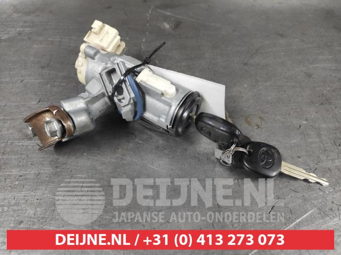 Toyota Yaris Kontaktslot+Sleutel O613300