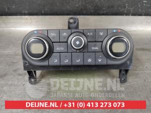 Gebruikte Kachel Bedieningspaneel Nissan Qashqai (J10) 2.0 16V Prijs € 35,00 Margeregeling aangeboden door V.Deijne Jap.Auto-onderdelen BV