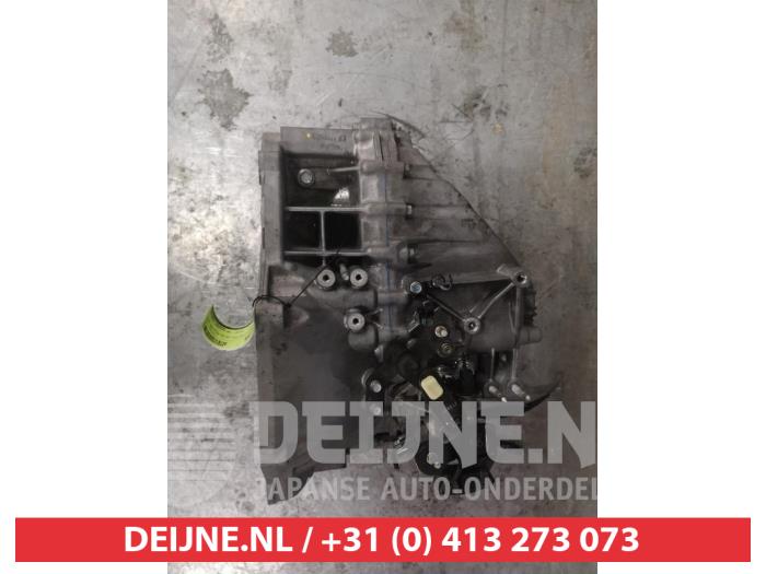 Gebruikte Versnellingsbak Hyundai Santa Fe II (CM) 2.0 CRDi 16V 4x4 Prijs € 450,00 Margeregeling aangeboden door V.Deijne Jap.Auto-onderdelen BV