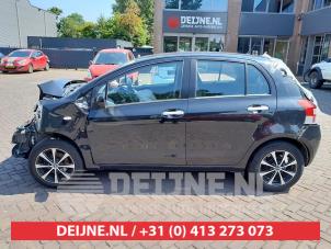 Toyota Yaris Türscheibe 4-türig links hinten O614185 foto 2