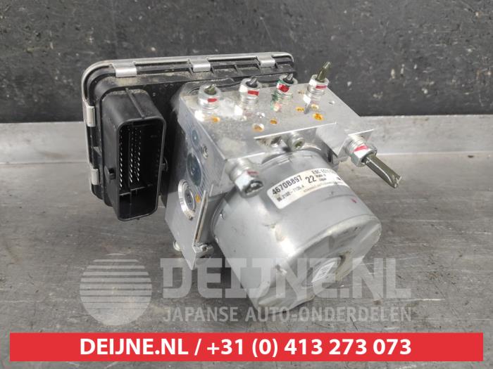 ABS Pomp van een Mitsubishi Eclipse Cross (GK/GL) 2.4 16V PHEV 4x4 2023