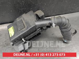 Gebruikte Luchtfilterhuis Mitsubishi Eclipse Cross (GK/GL) 2.4 16V PHEV 4x4 Prijs € 100,00 Margeregeling aangeboden door V.Deijne Jap.Auto-onderdelen BV