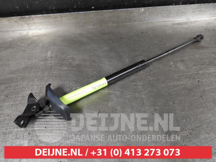 Toyota Yaris Gasdemper rechts-achter O614616