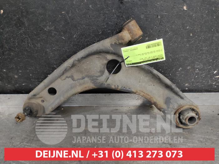 Toyota Yaris Draagarm onder links-voor O614623