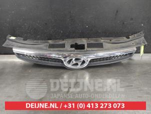 Gebruikte Grille Hyundai i30 (FD) 1.6 CVVT 16V Prijs € 50,00 Margeregeling aangeboden door V.Deijne Jap.Auto-onderdelen BV
