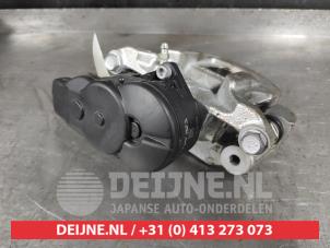 Mitsubishi Eclipse Cross Remklauw (Tang) rechts-achter O614706 foto 3