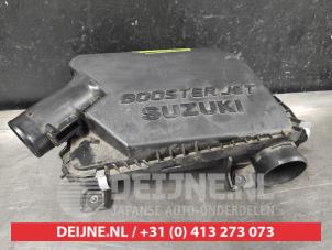 Gebruikte Luchtfilterhuis Suzuki SX4 S-Cross (JY) 1.4 Booster Jet Turbo 16V SHVS Prijs € 100,00 Margeregeling aangeboden door V.Deijne Jap.Auto-onderdelen BV
