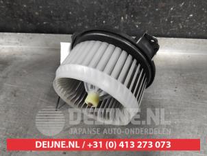 Suzuki Swift Heating and ventilation fan motor O615045 photo 2