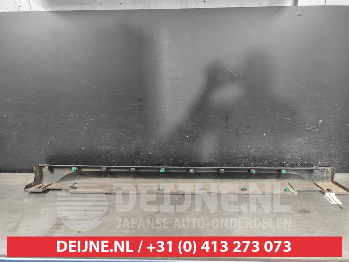 Hyundai Tucson Side skirt, left O615335