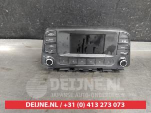 Gebruikte Radio Hyundai Kona (OS) 1.0 T-GDI 12V Prijs € 150,00 Margeregeling aangeboden door V.Deijne Jap.Auto-onderdelen BV