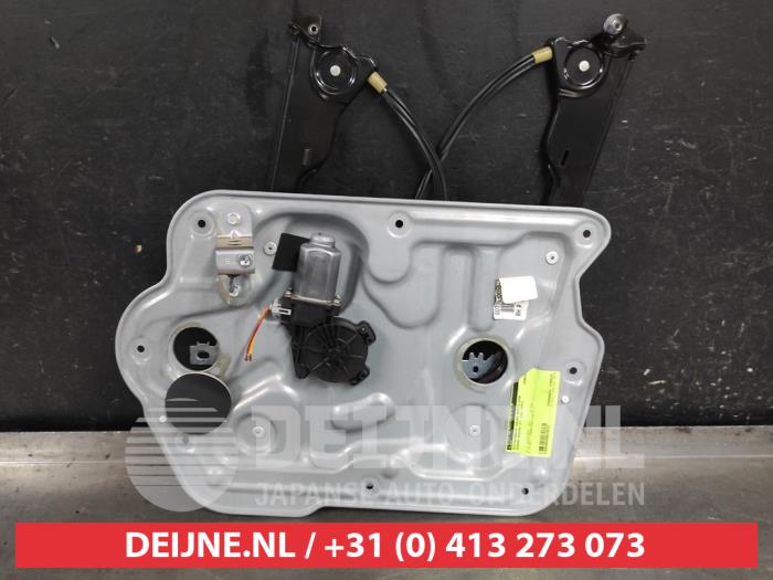 Nissan Qashqai Ruitmechaniek 4Deurs rechts-voor O615575