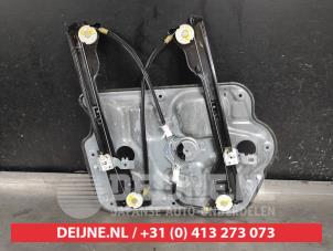 Nissan Qashqai Window mechanism 4-door, front right O615575 photo 2