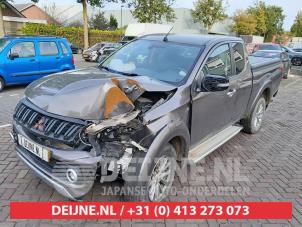 Mitsubishi L200 Tür 2-türig links O615615 foto 2
