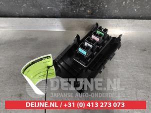 Suzuki Vitara Schakelaar O615883 foto 2