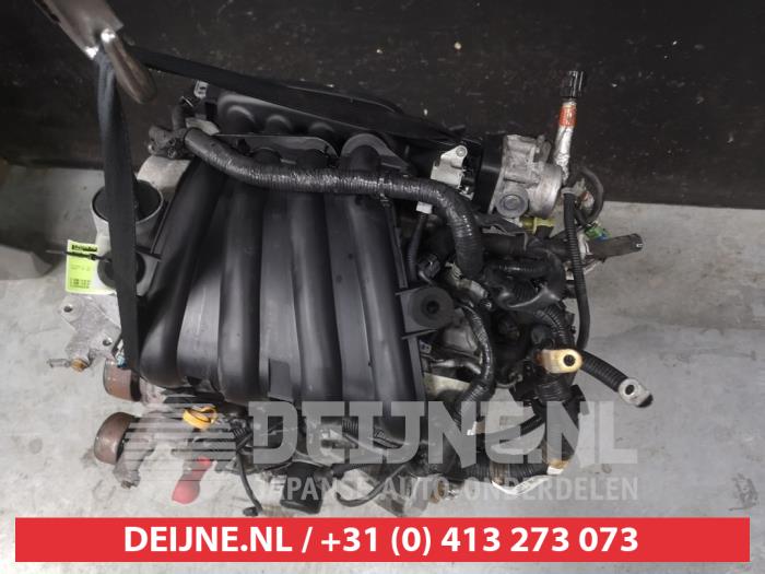 Motor van een Nissan Note (E11) 1.6 16V 2008