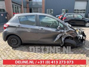 Toyota Yaris Türscheibe 4-türig rechts hinten O615978 foto 2
