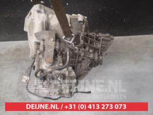 Nissan X-Trail Getriebe O615989 foto 3