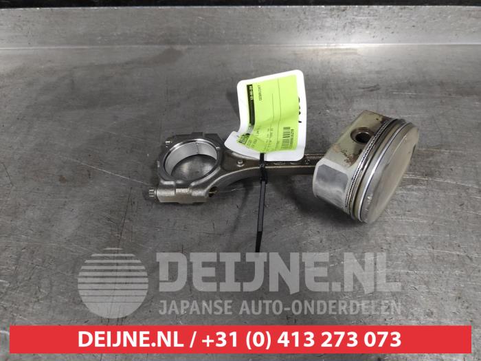 Gebruikte Zuiger Kia Venga 1.6 CVVT 16V Prijs € 50,00 Margeregeling aangeboden door V.Deijne Jap.Auto-onderdelen BV