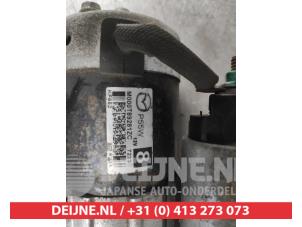 Mazda 2 Anlasser O616332 foto 2