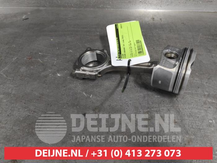 Gebruikte Zuiger Nissan Qashqai (J11) 1.3 DIG-T 140 16V Prijs € 50,00 Margeregeling aangeboden door V.Deijne Jap.Auto-onderdelen BV
