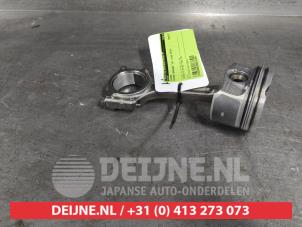 Gebruikte Zuiger Nissan Qashqai (J11) 1.3 DIG-T 140 16V Prijs € 50,00 Margeregeling aangeboden door V.Deijne Jap.Auto-onderdelen BV