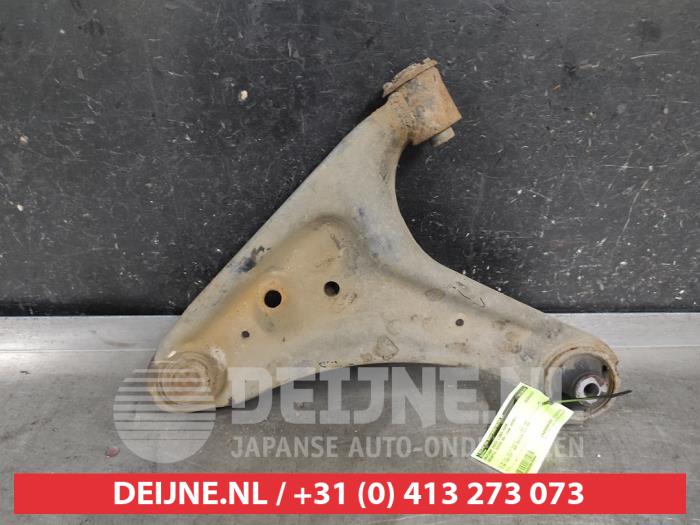 Daihatsu Terios Draagarm onder links-voor O616644