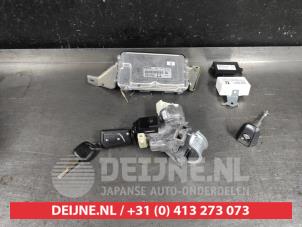 Toyota Yaris Engine management computer O617118 photo 3