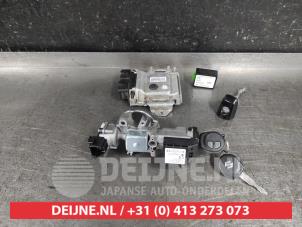 Suzuki Swift Set of cylinder locks (complete) O617155 photo 2