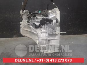 Nissan Qashqai Versnellingsbak O617230 foto 2