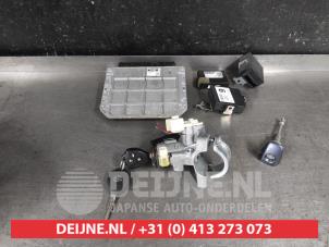 Toyota Avensis Engine management computer O617300 photo 3