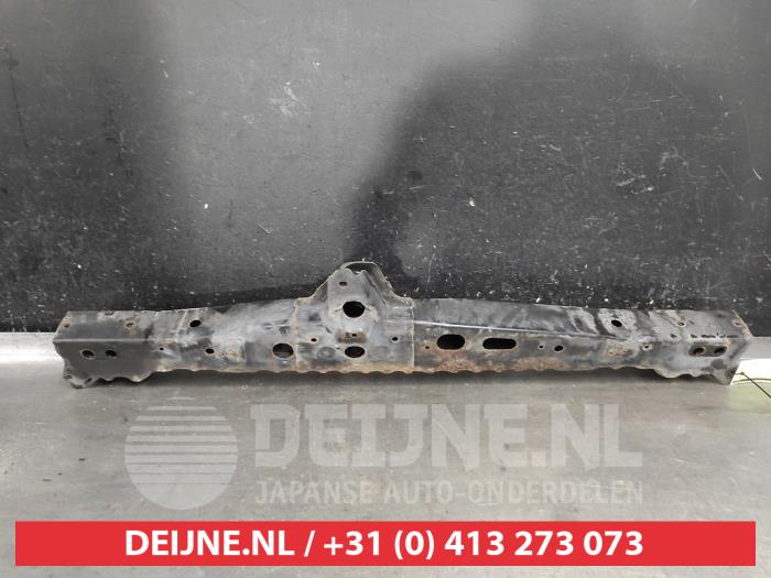 Subframe van een Toyota Avensis Wagon (T27) 2.0 16V D-4D-F 2010