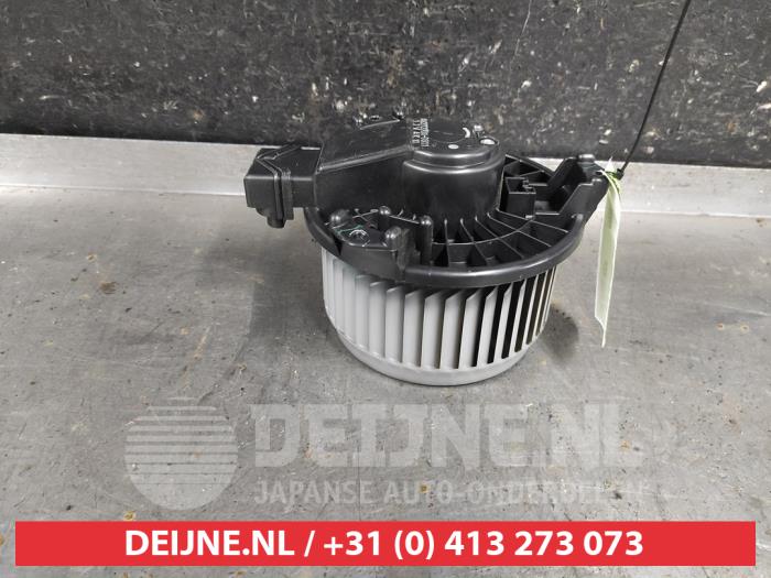 Suzuki Swift Kachel Ventilatiemotor O617357