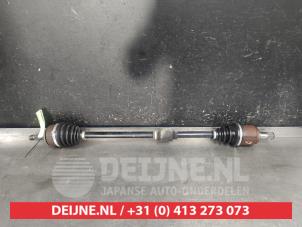 Gebruikte Steekas rechts-voor Honda Civic (FK/FN) 1.4 i-Dsi Prijs € 75,00 Margeregeling aangeboden door V.Deijne Jap.Auto-onderdelen BV