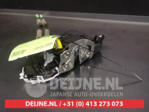 Toyota Yaris Deurslot Mechaniek 4Deurs links-voor O617860 foto 2