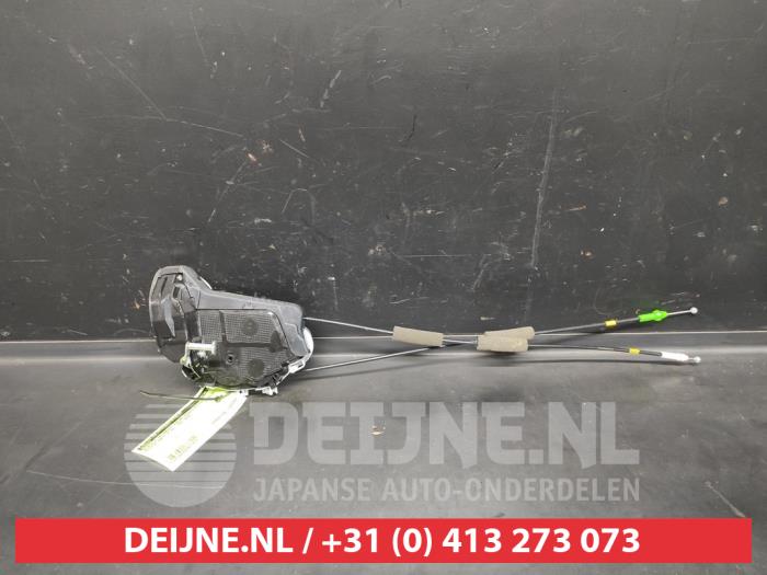 Toyota Yaris Deurslot Mechaniek 4Deurs rechts-achter O617871