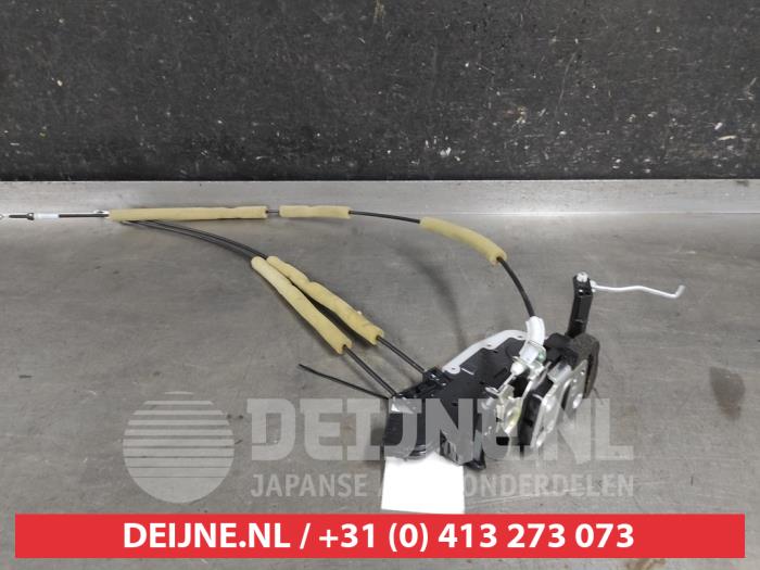Nissan Leaf Türschlossmechanik 4-türig links vorne O617901