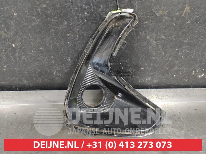 Toyota Yaris Bumper Rooster O618395