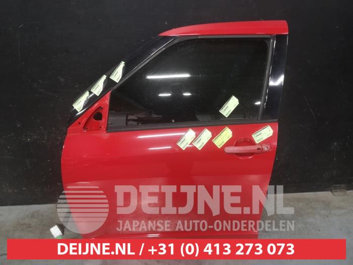 Suzuki Swift Portier 4Deurs links-voor O618742