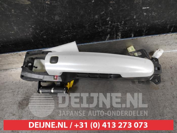 Suzuki SX-4 Portiergreep 4Deurs links-voor O618805